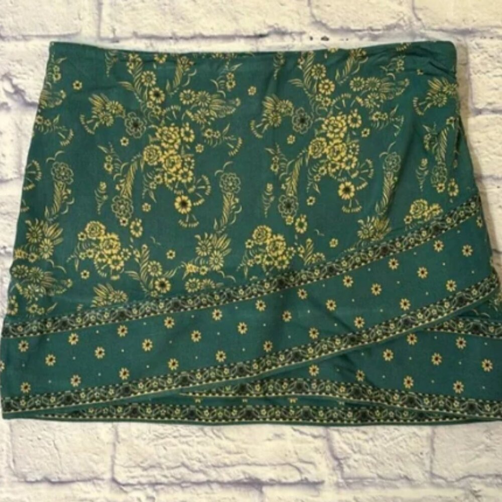 Free People - Faux Wrap Mini Skirt, Bandana Style - Size 4 (Green Floral) - Picture 14 of 15